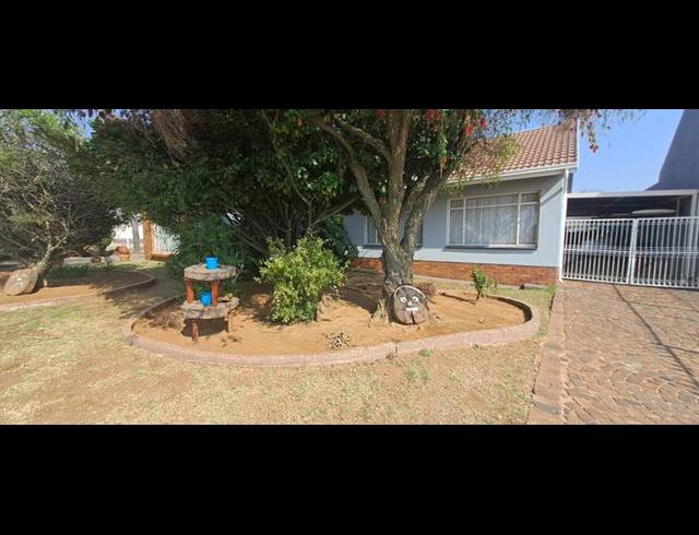 4 BEDROOM HOUSE FOR SALE IN SUNAIR PARK